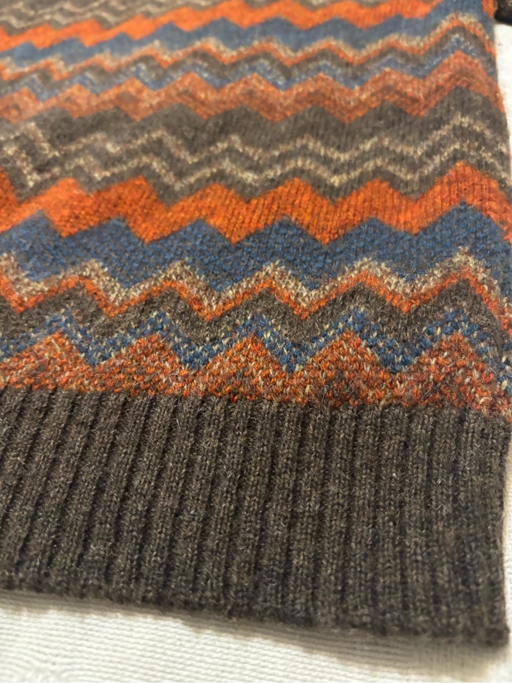 Pendleton Brown Chevron Zip-Neck Sweater with Rust and Navy Accents size L - Picture 4 of 5